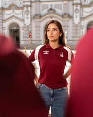 Polo Deportes Tolima de Presentación Vinotinto Dama Umbro 2026
