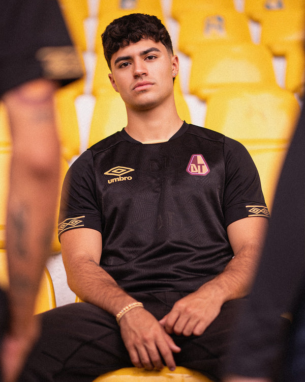 Camiseta Deportes Tolima #3 Negra Umbro 2026