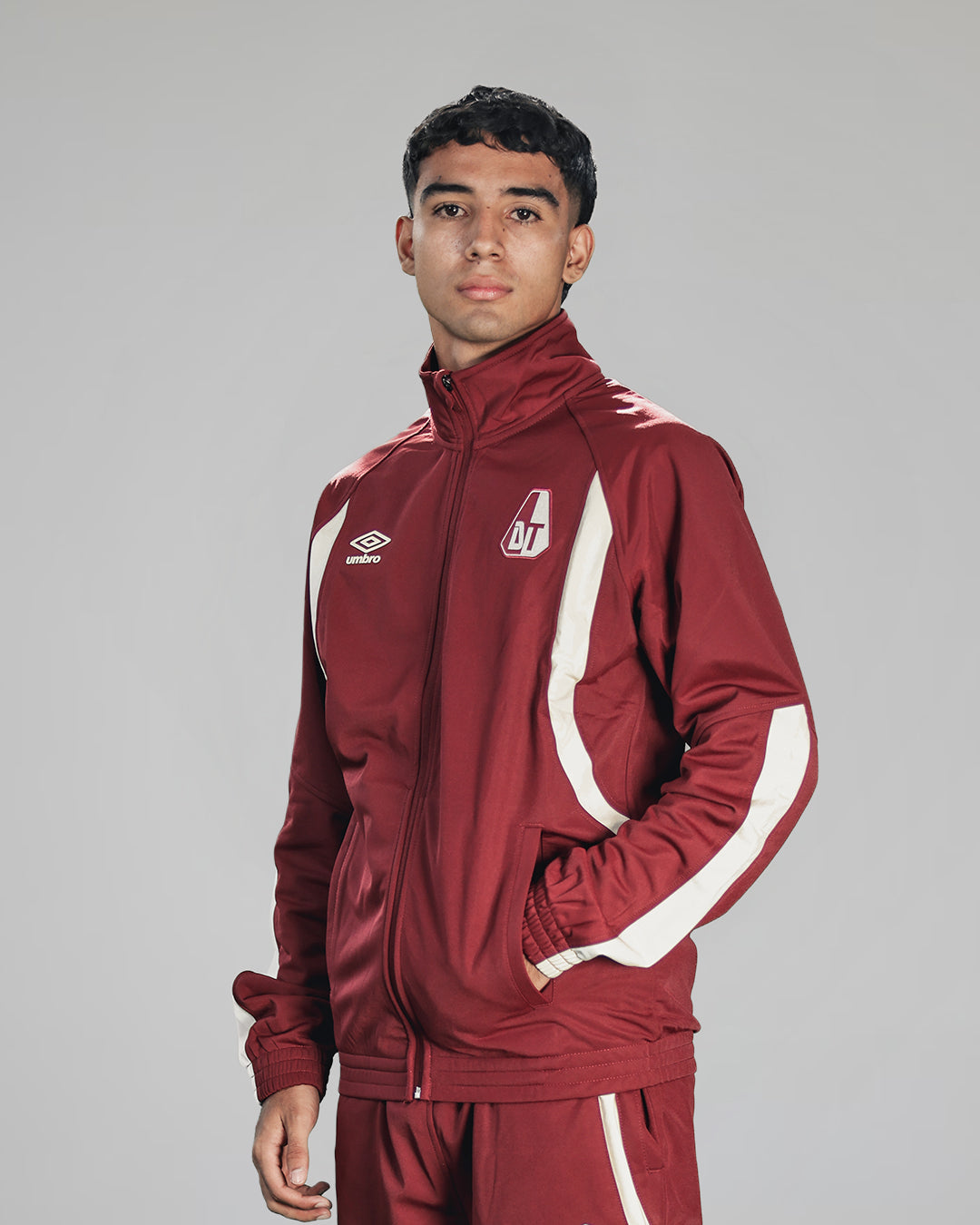 Chamarra de Presentacion Vinotinto Umbro 2026