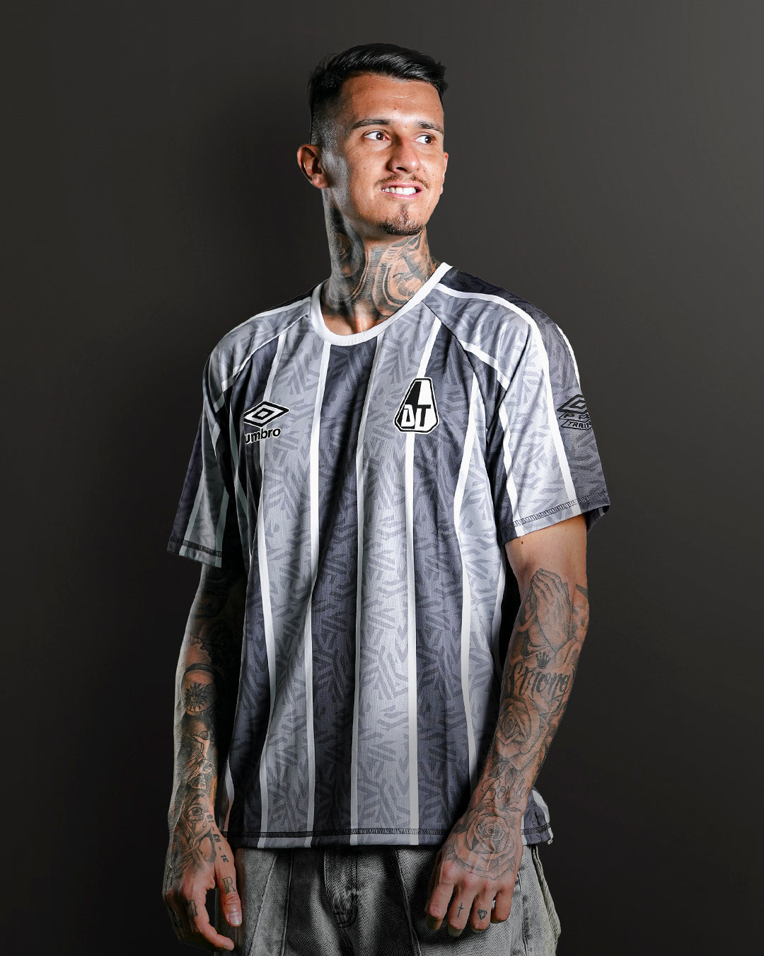 Camiseta Deportes Tolima de Entrenamiento Gris Umbro 2025