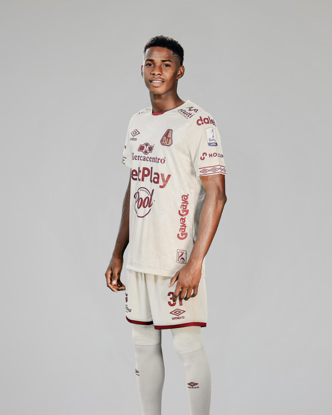 Camiseta Deportes Tolima Visitante Bruma con Logos Umbro 2026